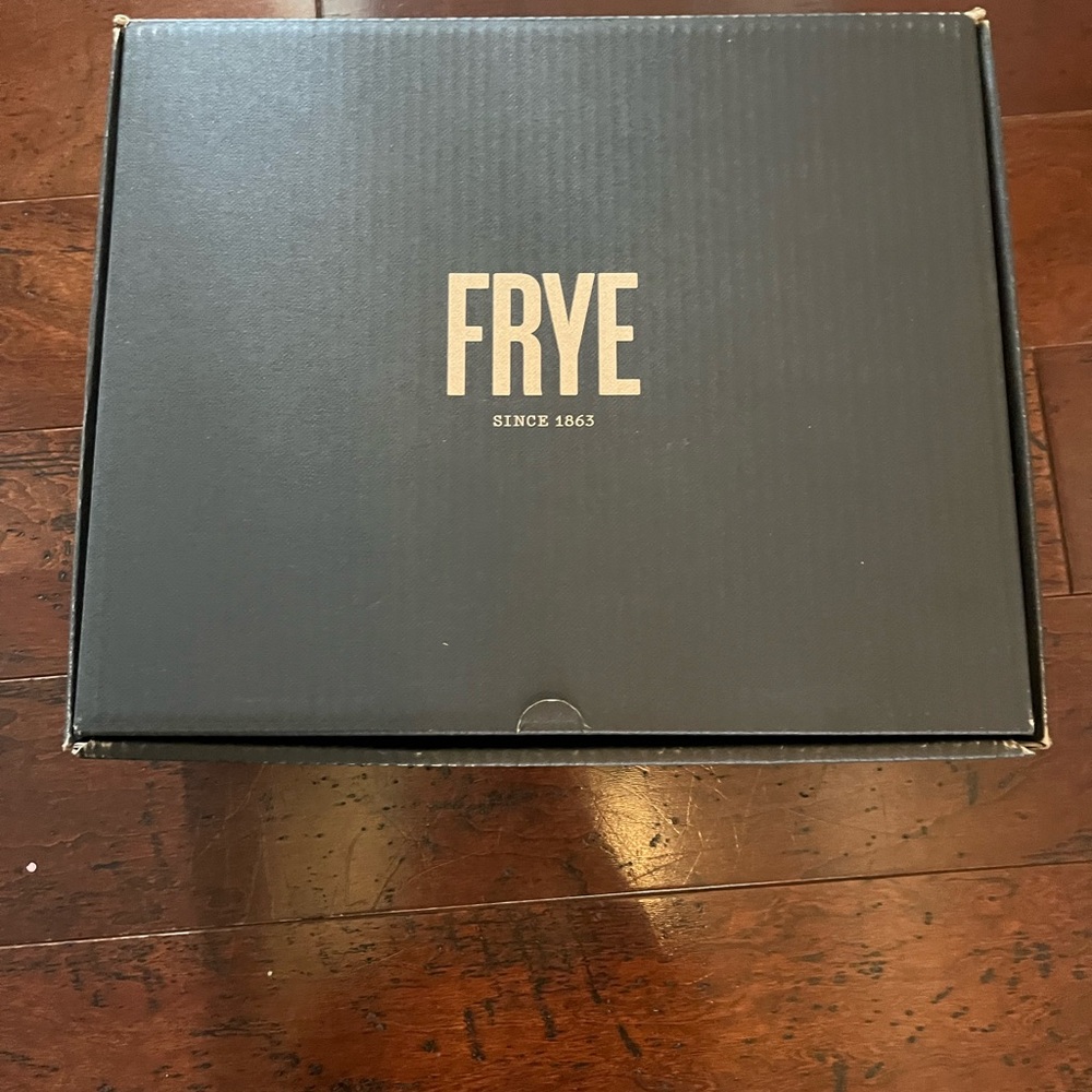 Frye Campus Chelsea Tan Ankle Boots - Picture 3 of 3
